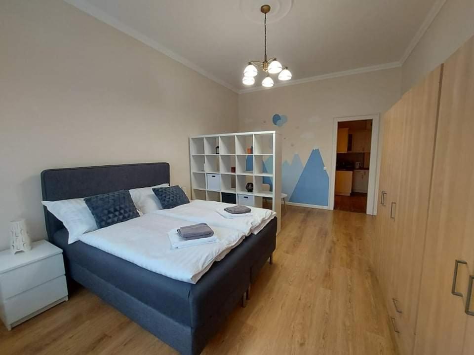 Alfoeldi Palace Apartman Debrecen Eksteriør billede