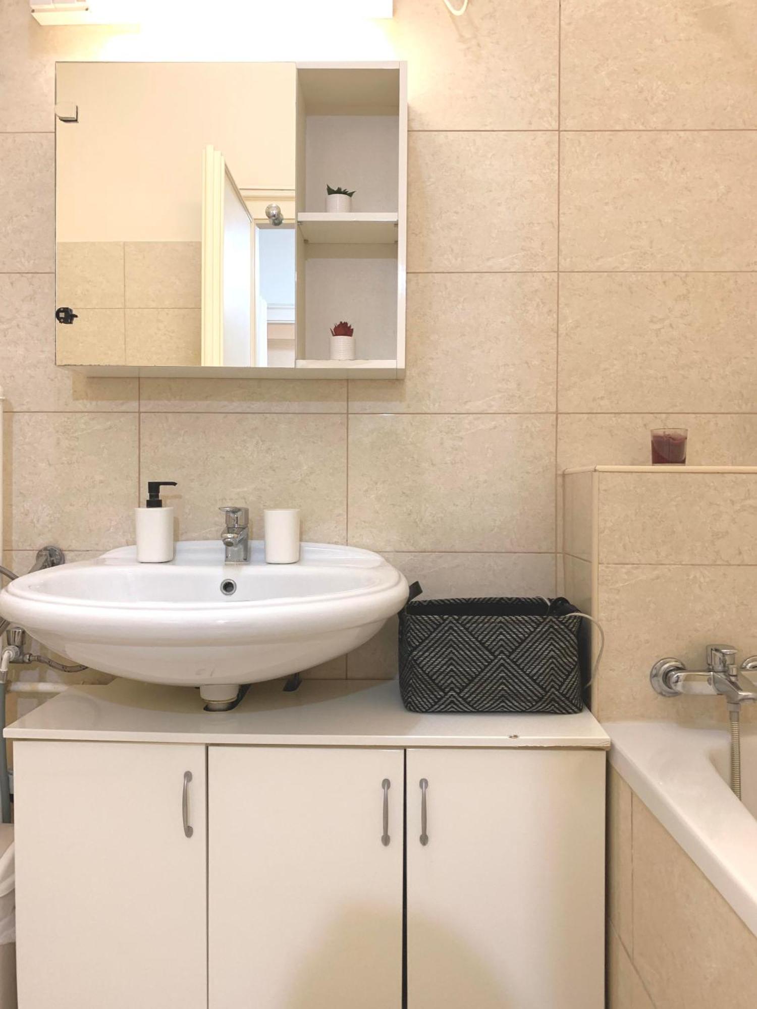 Alfoeldi Palace Apartman Debrecen Eksteriør billede